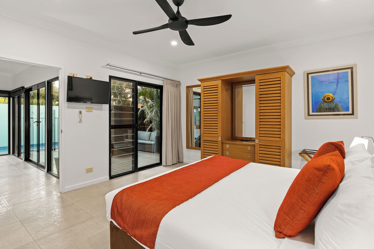 3 habitaciones, ropa de cama de alta calidad y insonorización