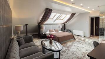 Bureau, fer et planche Ă repasser, Wi-Fi gratuit, draps fournis