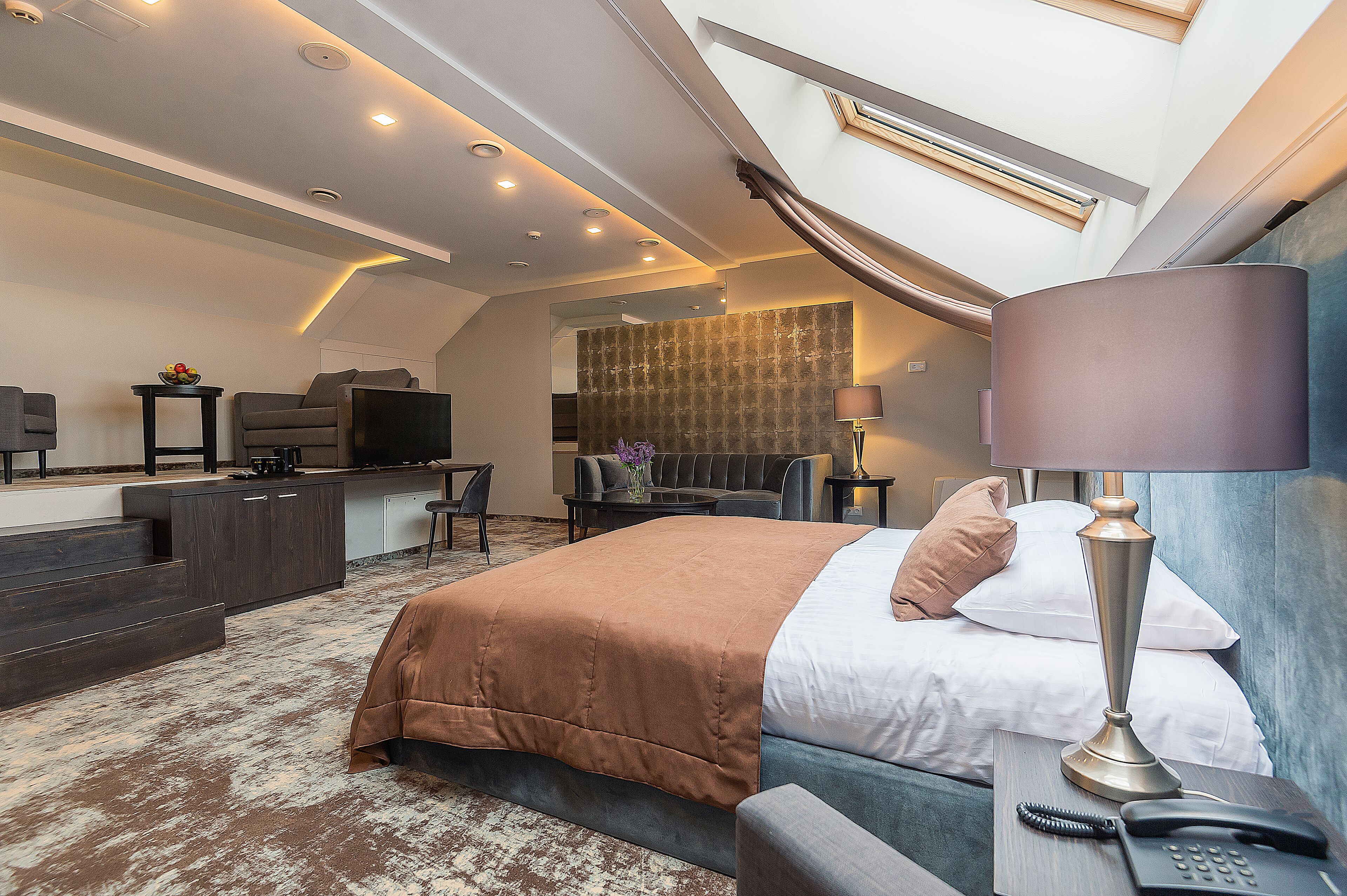 standard suite | 1 bedroom, desk, iron/ironing board, free wifi