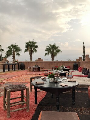 Khu tổ chức tiệc cưới ngoài trời