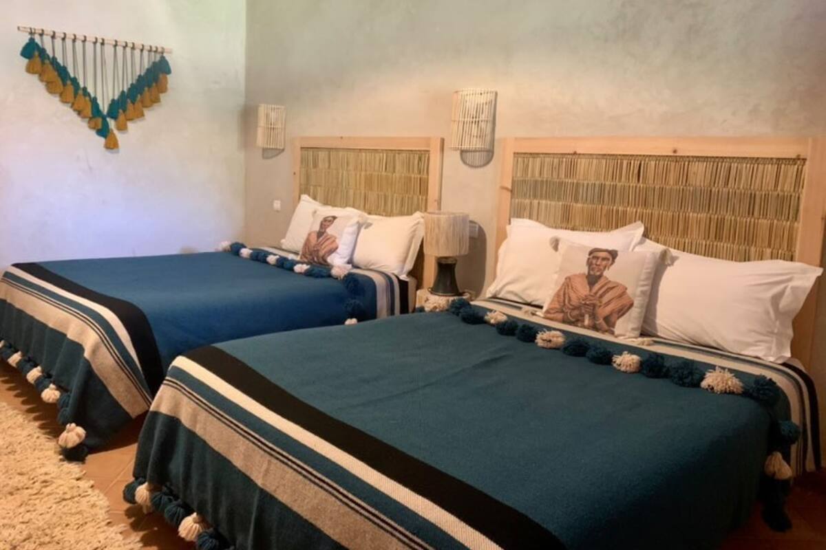 Familierom, 1 soverom, hageutsikt (Hôtel) | Sengetøy av topp kvalitet og senger med Select Comfort-madrass