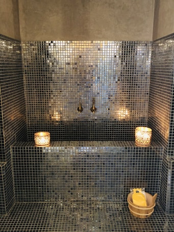Couples treatment rooms, Turkish bath, body treatments