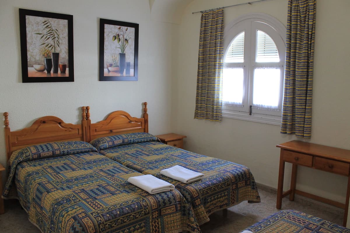 Chambre Triple, salle de bains commune
