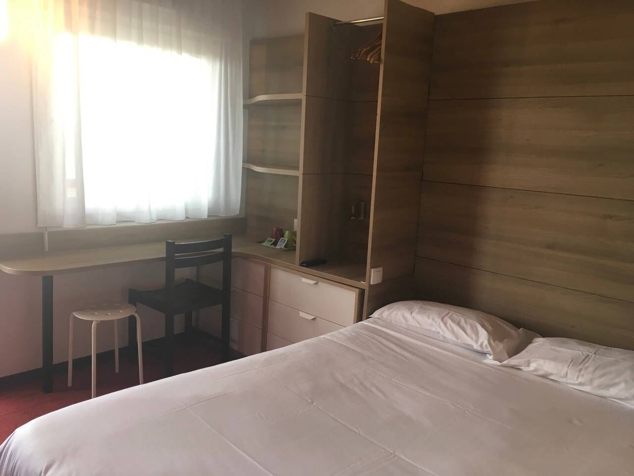 studio, 1 double bed, non smoking, kitchenette | premium bedding, desk, laptop workspace, iron/ironing board