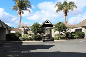 BBQ/picnic area - Lodge Bordeaux (Whangarei)
