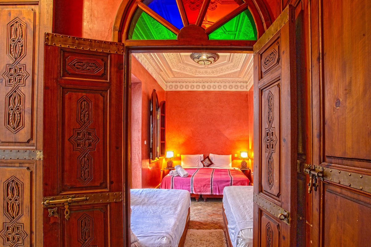 Double Room (Sabah) | Tilam berlapik, Wi-fi percuma, cadar katil