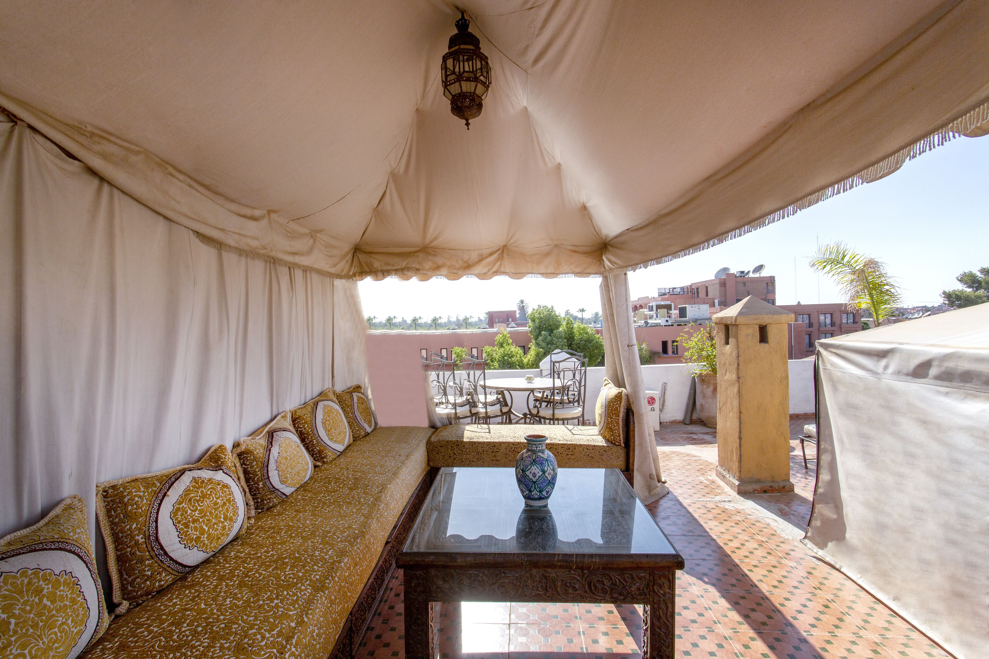 Photo - Riad Lakhdar