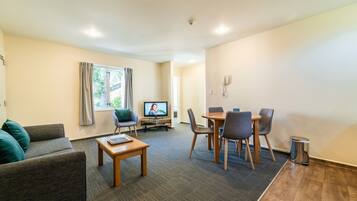 Apartment, 2 Bedrooms | Living area