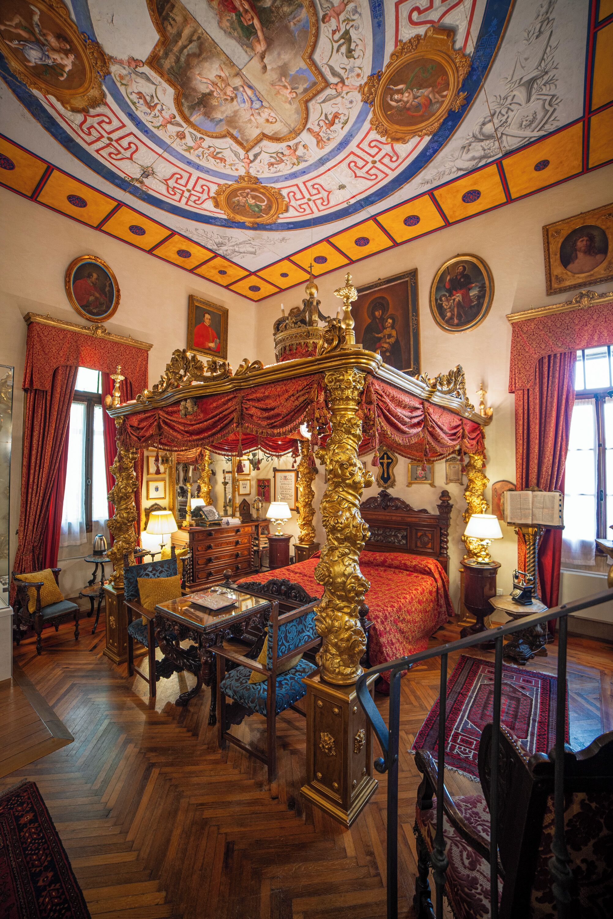 royal suite | 1 bedroom, in-room safe, desk, soundproofing