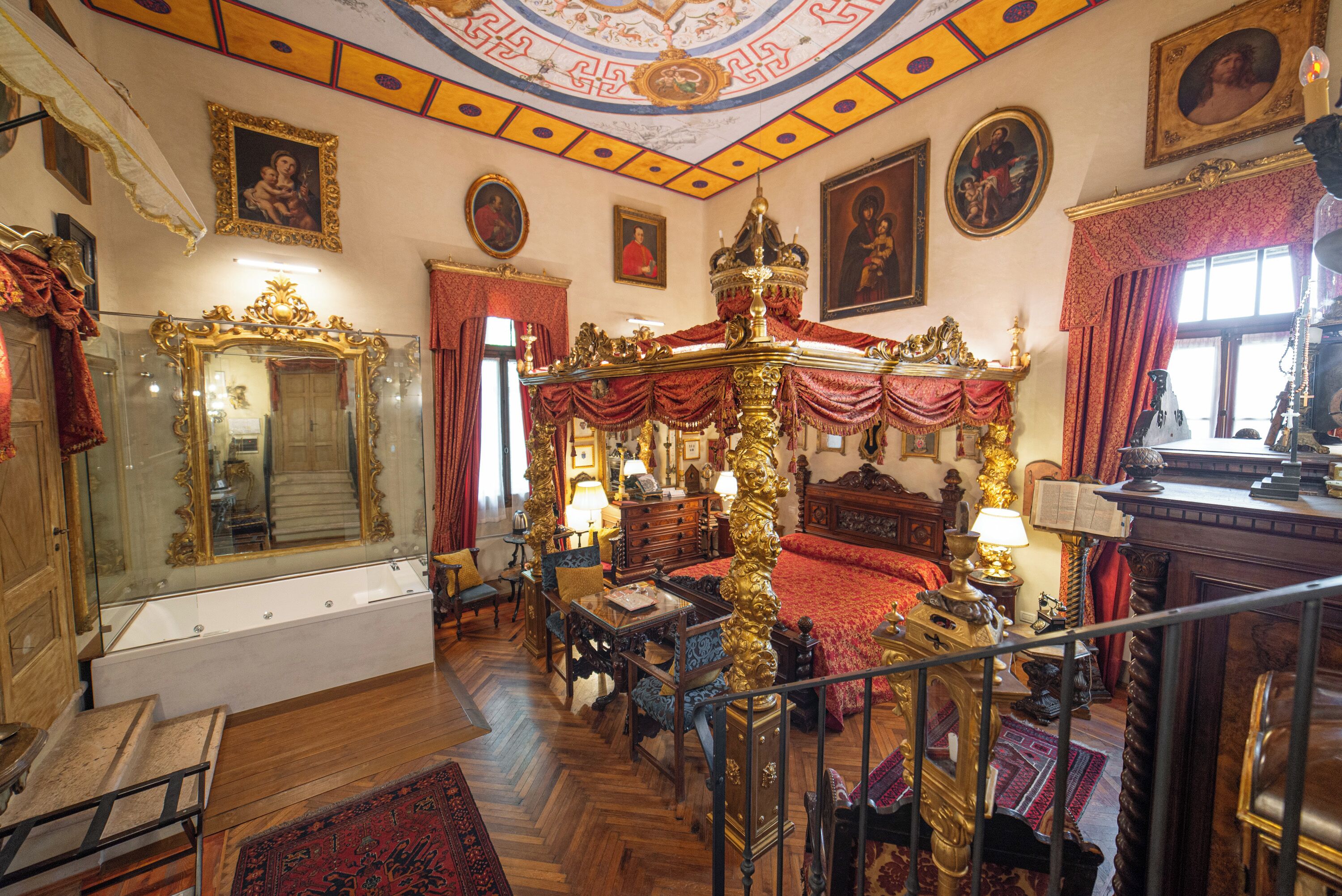 royal suite | 1 bedroom, in-room safe, desk, soundproofing