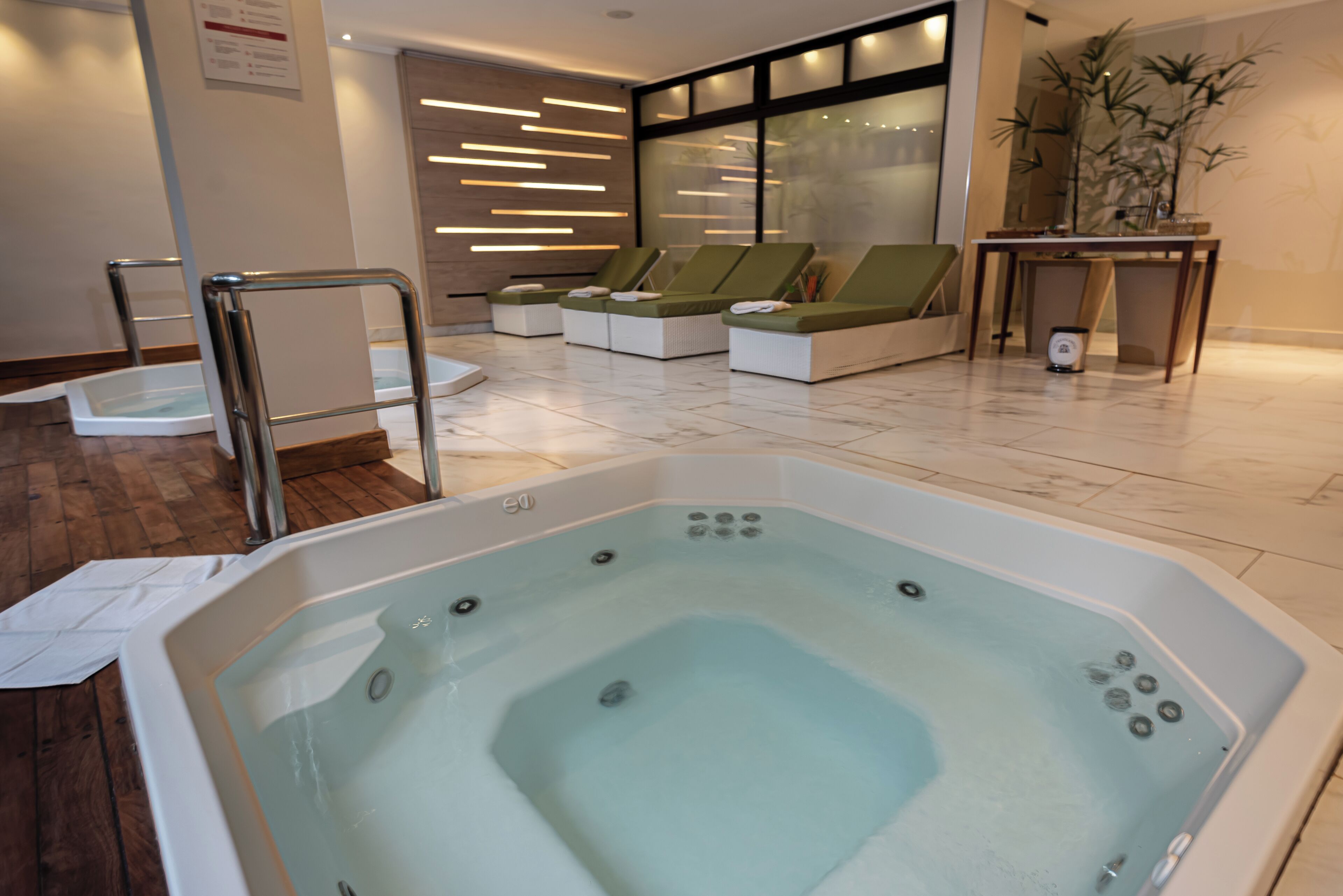 sauna, hot tub, steam room, body treatments, body scrubs, facials