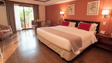 Junior Suite | Down duvets, minibar, in-room safe, free WiFi