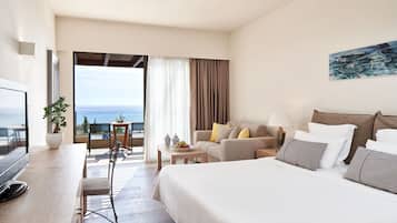 Habitación doble Premium, vista al mar | 4 habitaciones, caja de seguridad en la habitación y insonorización