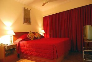Literie de qualité supérieure, coffres-forts dans les chambres, bureau