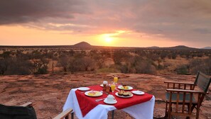 Outdoor rock climbing - Kilaguni Serena Safari Lodge (Tsavo)