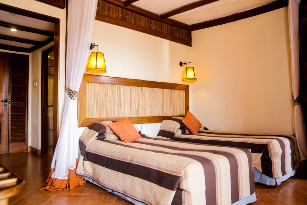 Deluxe Twin Room | In-room safe, desk, laptop workspace, rollaway beds (surcharge)