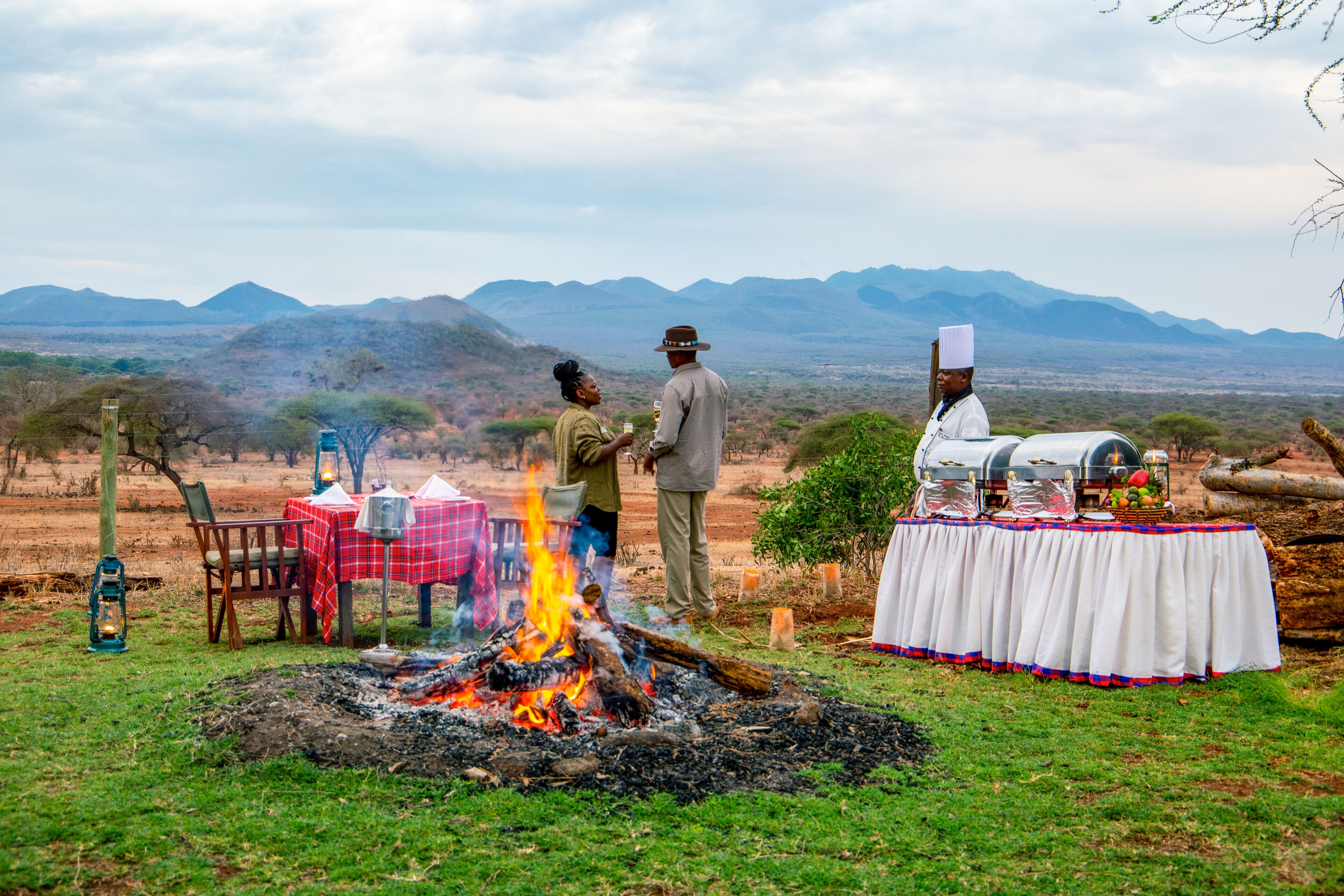 breakfast, lunch and dinner served