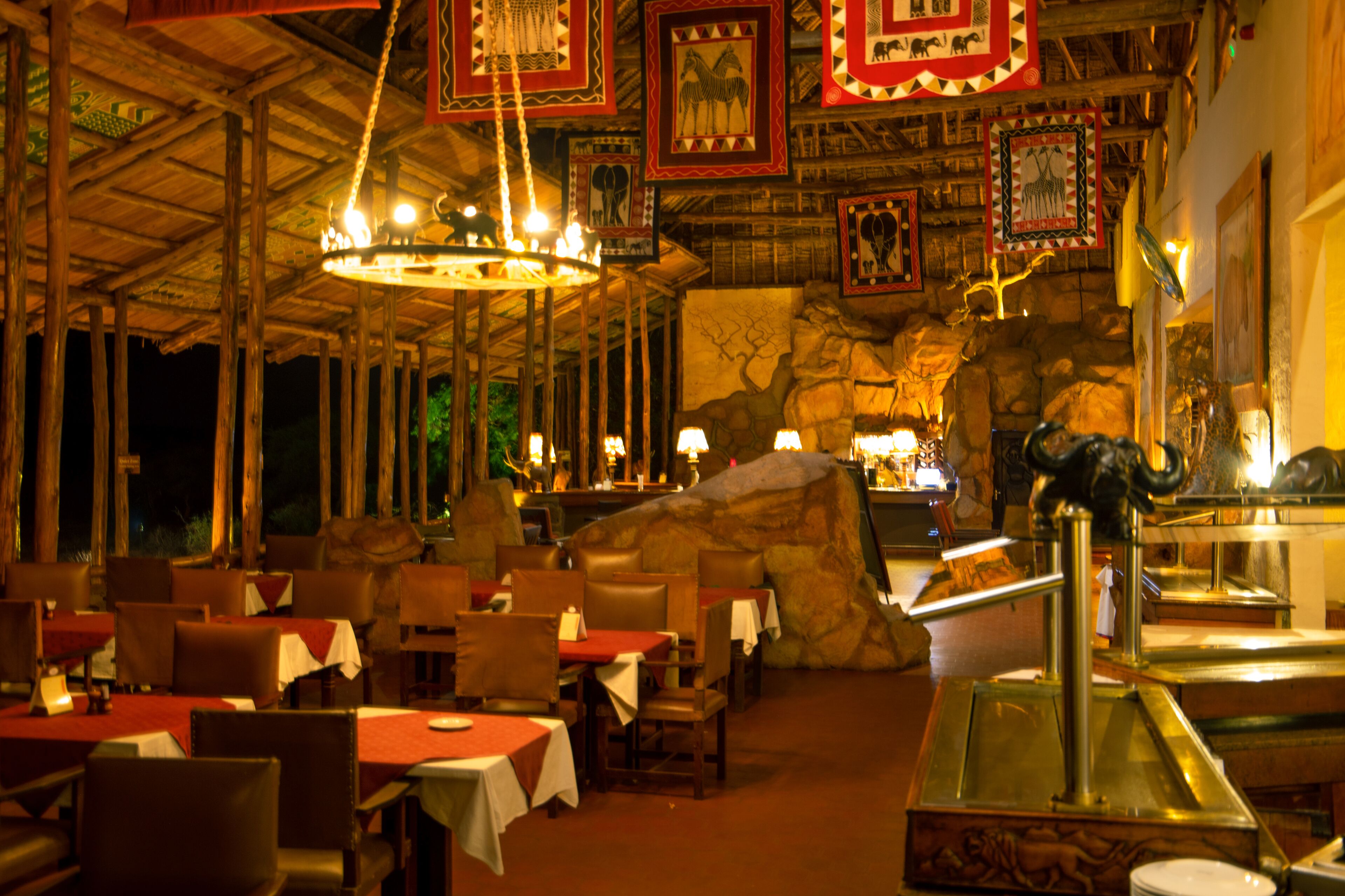 breakfast, lunch and dinner served