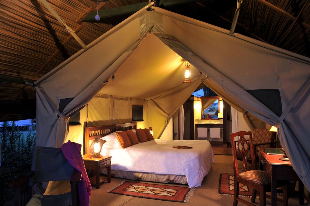 Standard Tent, Park View | Desk, laptop workspace, free cots/infant beds, rollaway beds