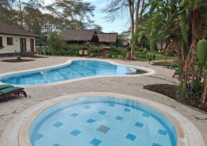 Outdoor pool - Sweetwaters Serena Camp (Nanyuki)