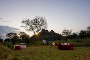 Outdoor banquet area - Mbuzi Mawe Serena Camp (Serengeti)