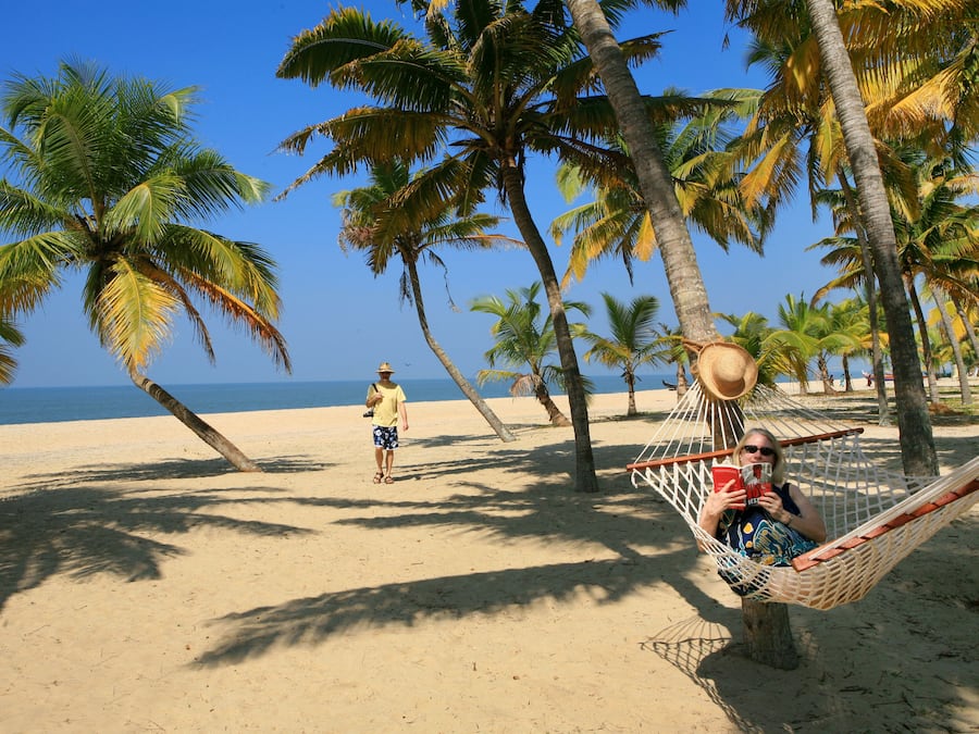 På stranden, strandhanddukar och fiske