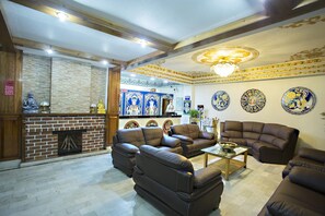 Lobby lounge