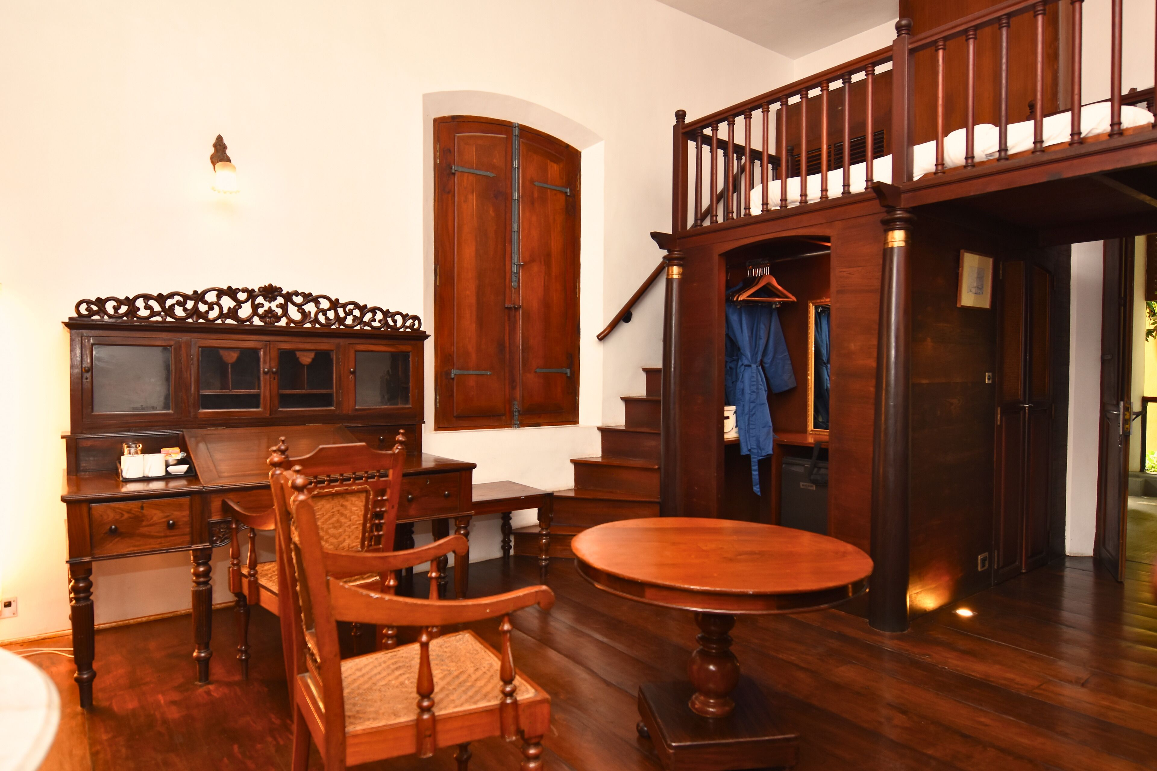 Luxury Suite, 1 Queen Bed | Premium bedding, minibar, in-room safe, individually decorated