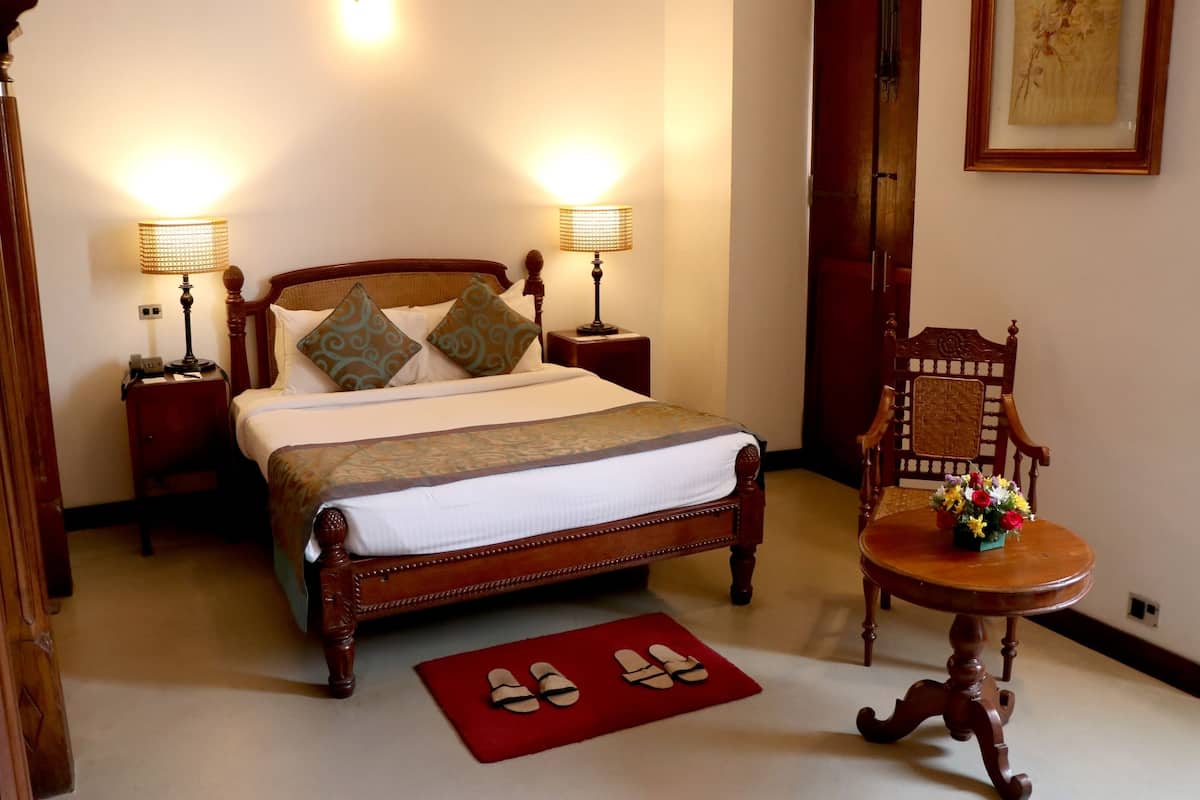 Luxury Suite, 1 Queen Bed | 1 bedroom, premium bedding, minibar, in-room safe