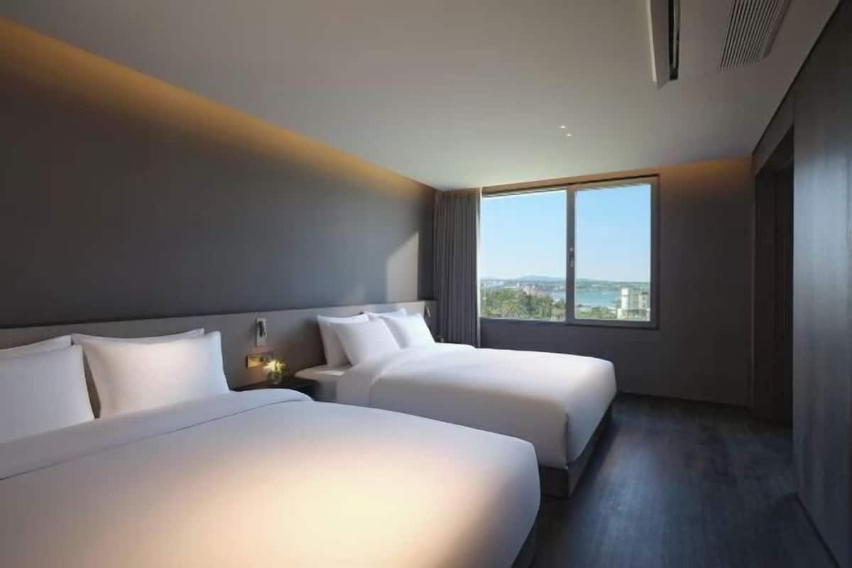 2 habitaciones, ropa de cama de alta calidad y escritorio