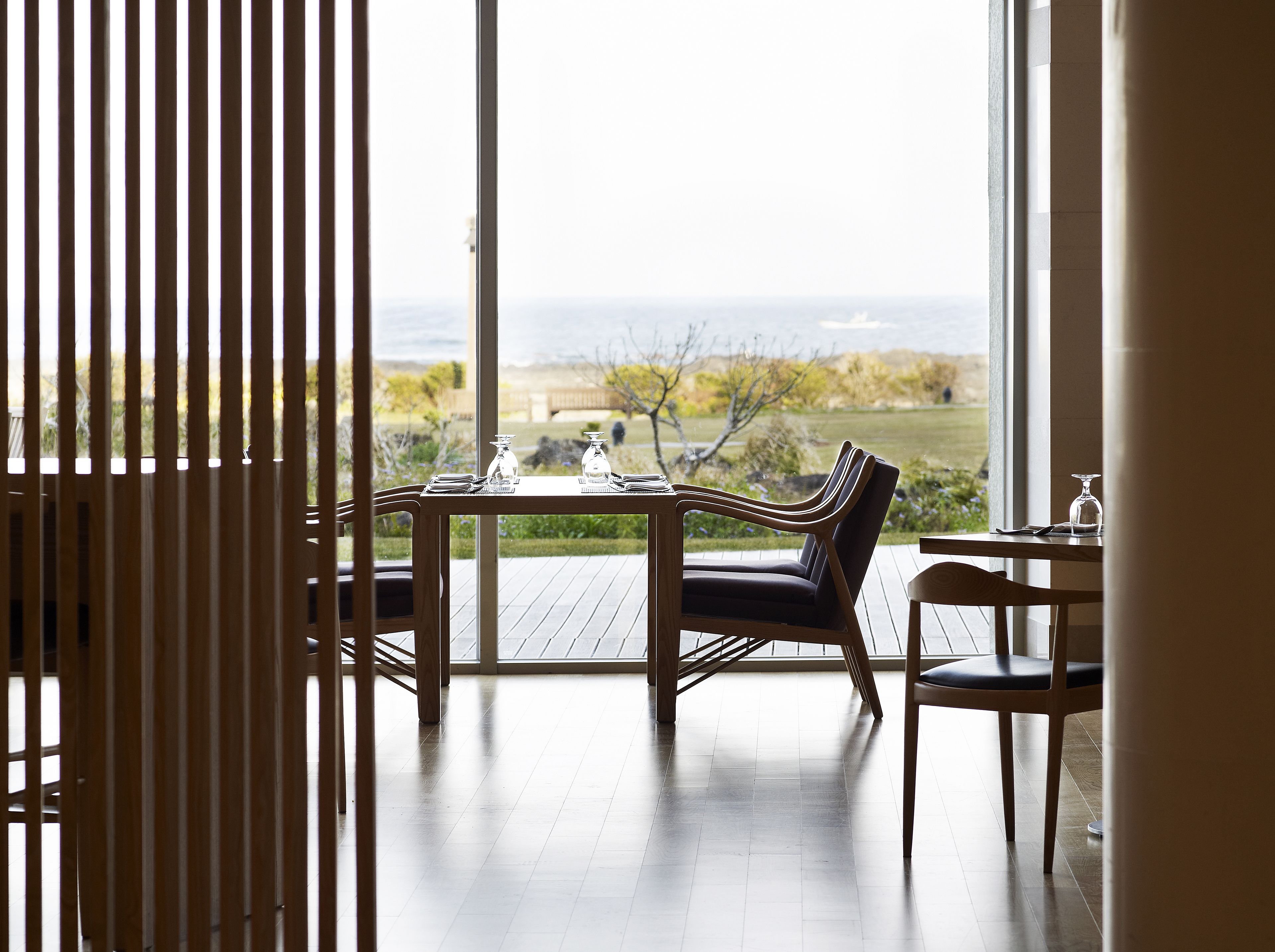 5 restaurants, breakfast, lunch served; local and international cuisine