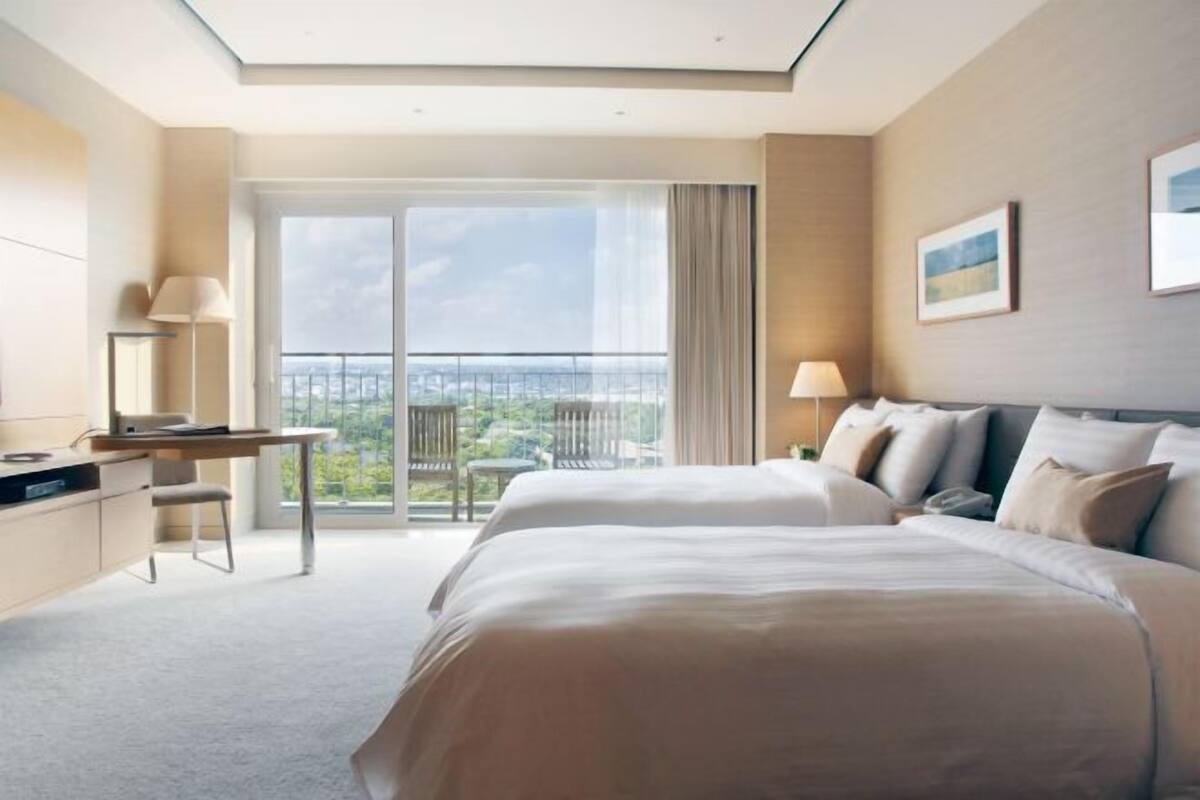 Literie de qualité supérieure, coffres-forts dans les chambres, bureau