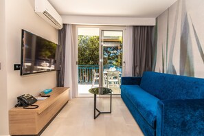 Superior Apartment, 2 Bedrooms, Balcony | Living room - Arena Verudela Beach Apartments (Pula)