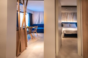 In-room safe, desk, blackout drapes, free cribs/infant beds - Arena Verudela Beach Apartments (Pula)
