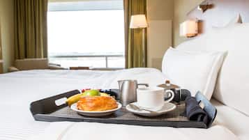 Daily cooked-to-order breakfast for a fee