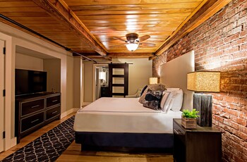 Two Bedroom Residence with Terrace | Egyptian cotton sheets, premium bedding, pillowtop beds, minibar at The Restoration