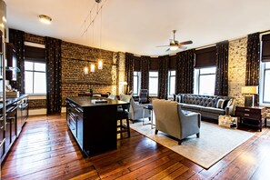 Two Bedroom Residence | Egyptian cotton sheets, premium bedding, pillowtop beds, minibar - The Restoration (Charleston)