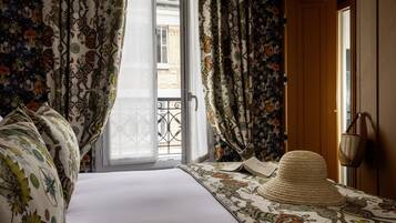 Literie de qualité supérieure, coffres-forts dans les chambres, bureau