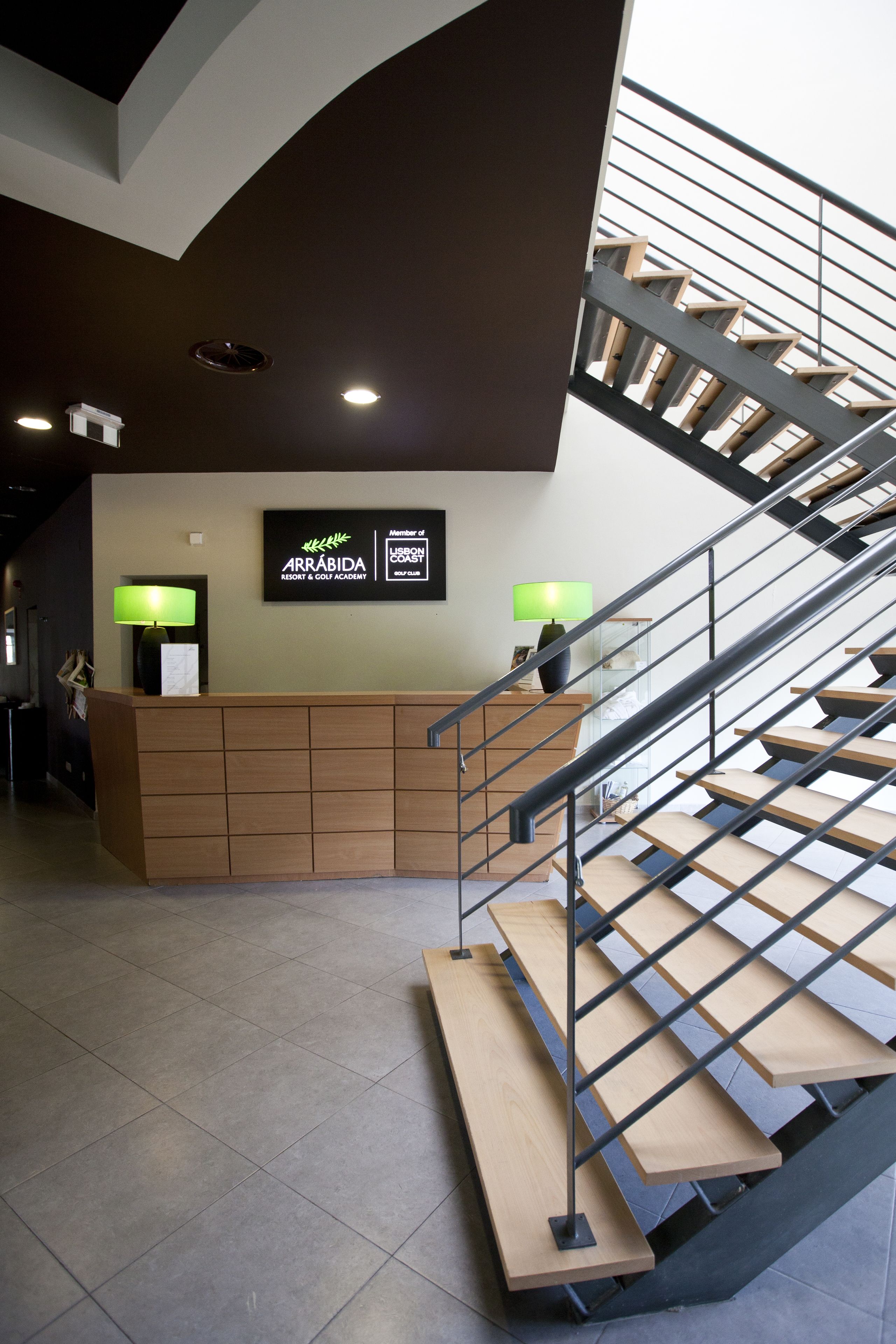 Check-in/check-out kiosk