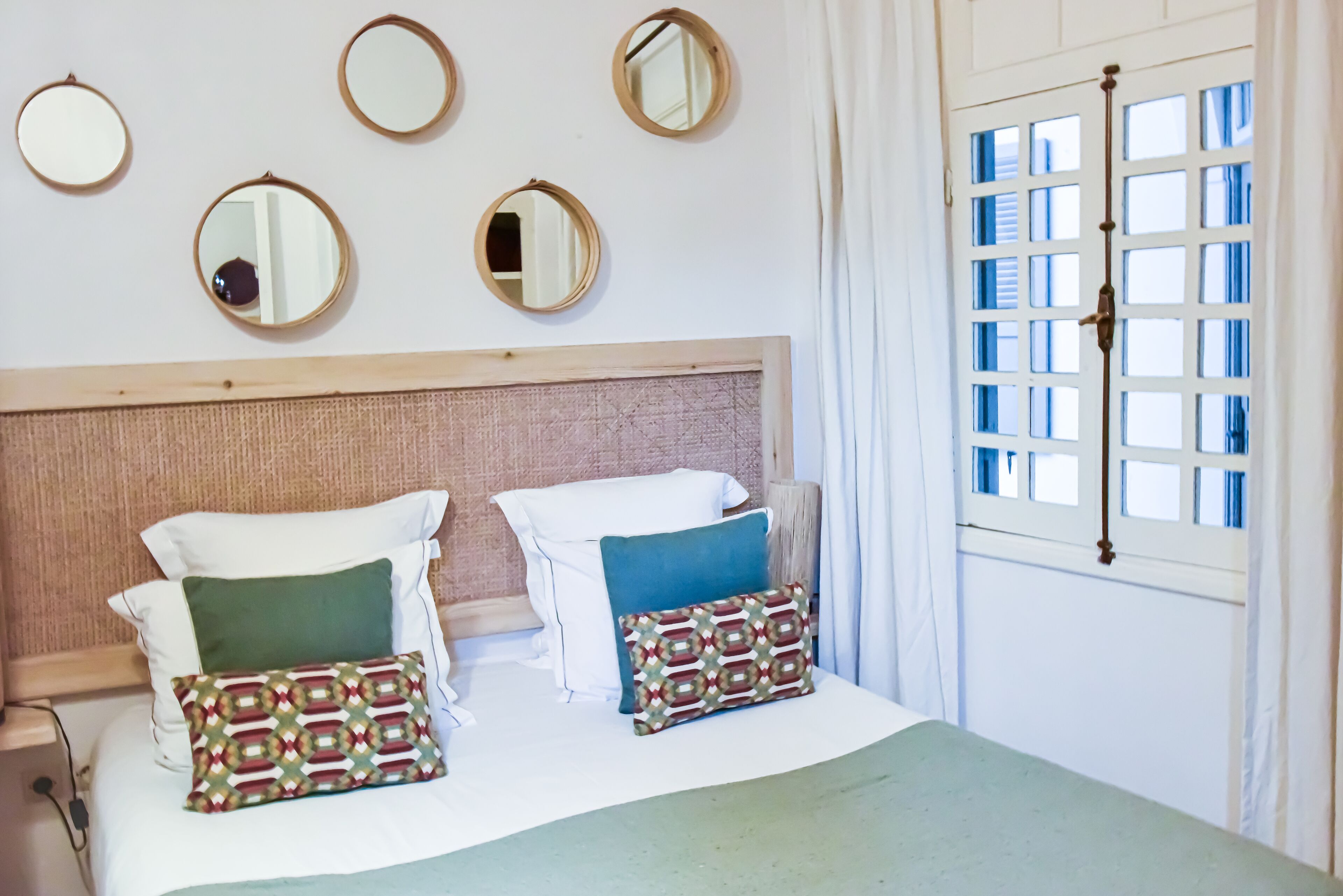 10 habitaciones, ropa de cama de alta calidad y cubrecamas 