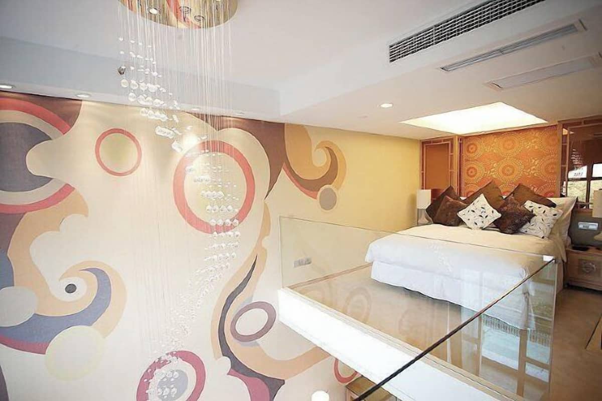 1 bedroom, down duvets, Select Comfort beds, in-room safe