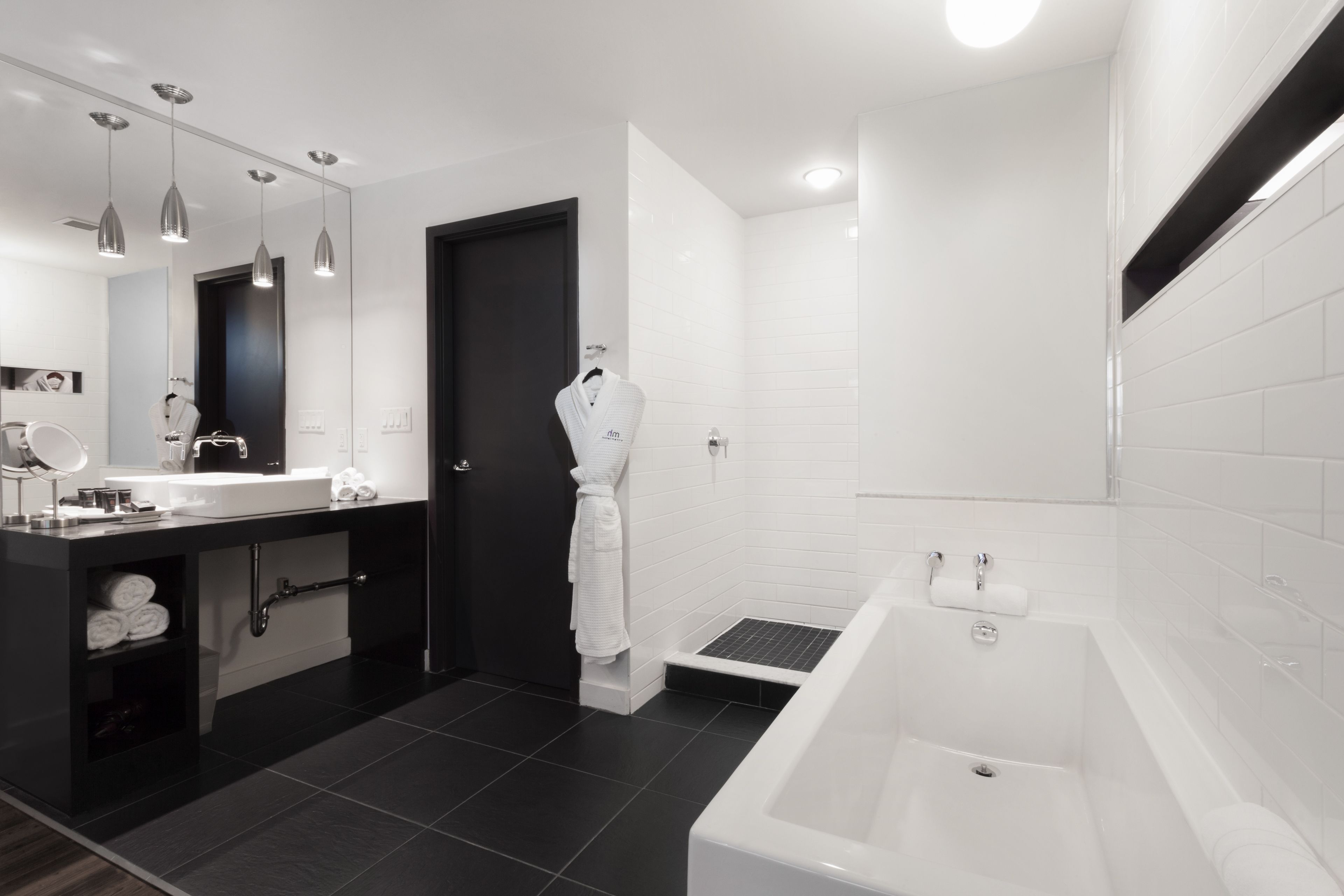 marvellous room, 1 king bed, city view or courtyard view | bathroom | designer toiletries, hair dryer, bathrobes, towels