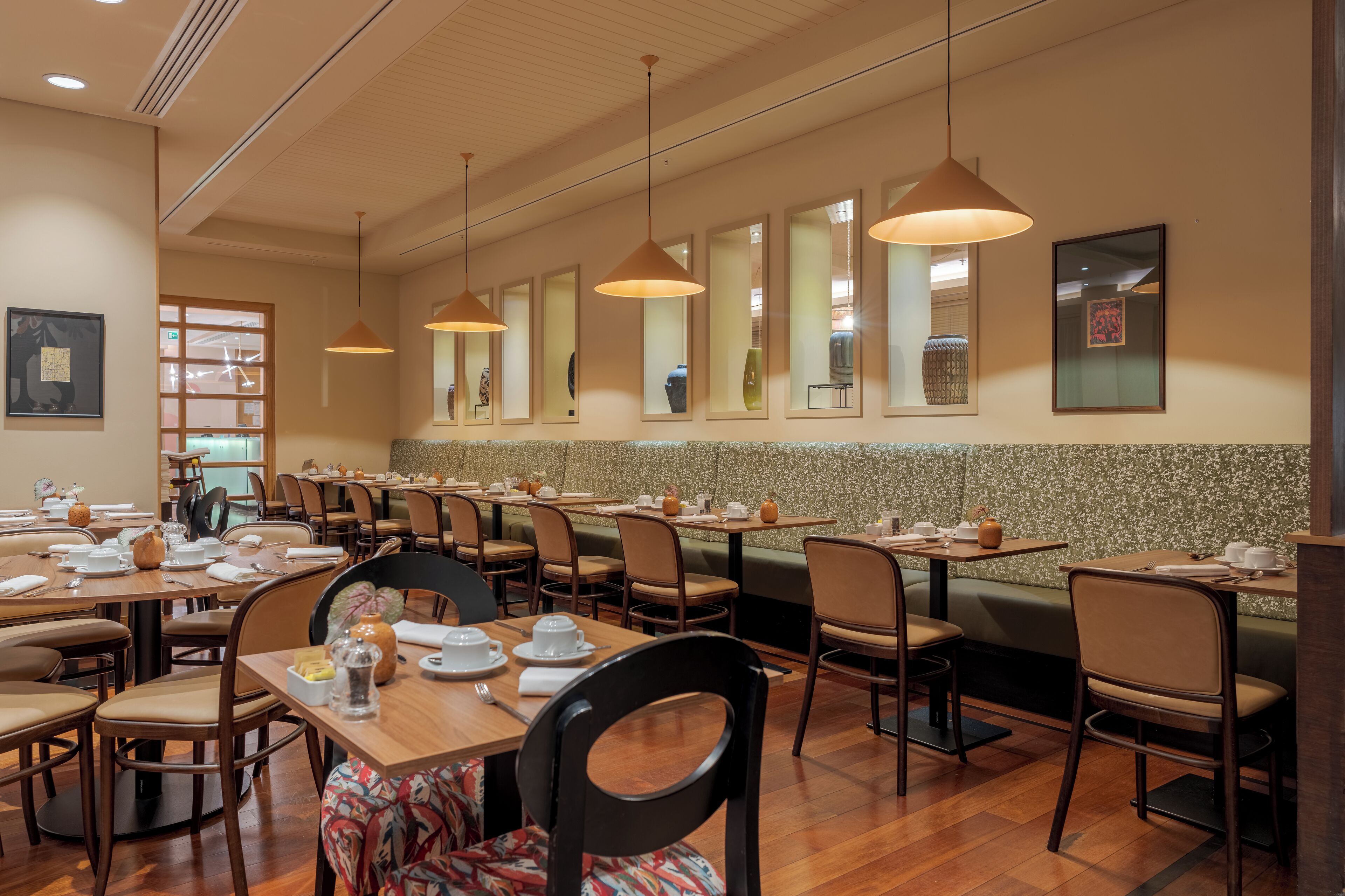 Daily English breakfast (GBP 20.50 per person)