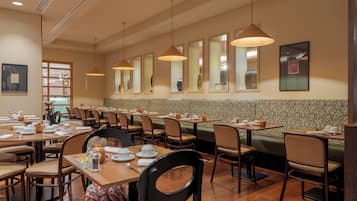 Daily English breakfast (GBP 20.50 per person)