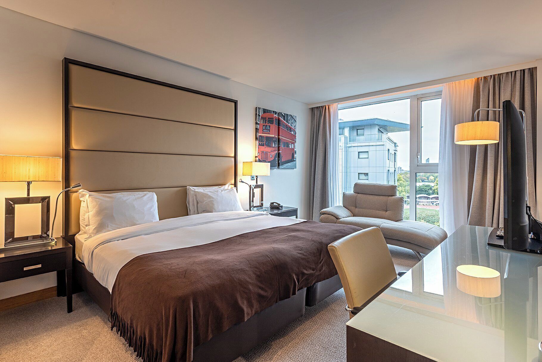Deluxe Premium | 1 bedroom, premium bedding, minibar, in-room safe