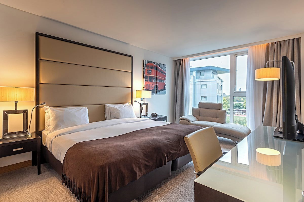 Deluxe Premium | 1 bedroom, premium bedding, minibar, in-room safe