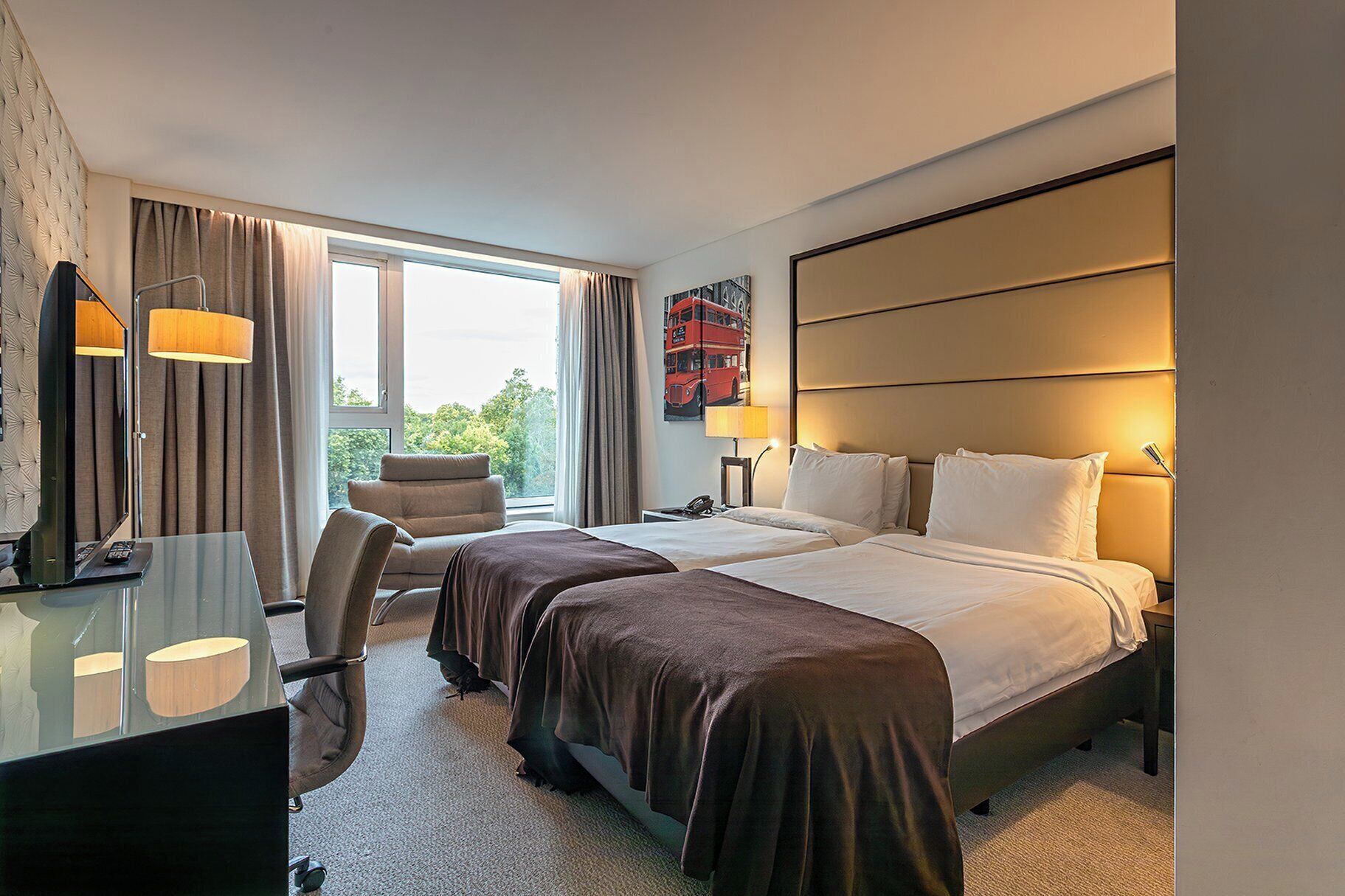 Deluxe Twin Room | 1 bedroom, premium bedding, minibar, in-room safe