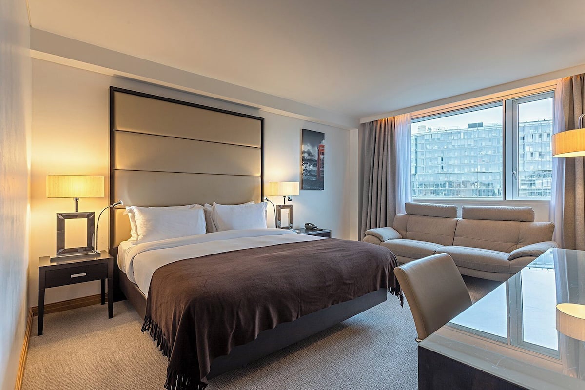 Deluxe Superior King Bed | 1 bedroom, premium bedding, minibar, in-room safe