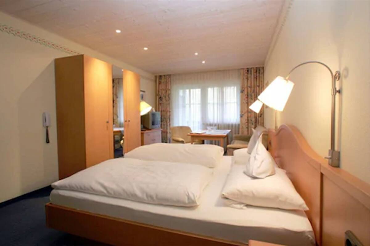 rollaway beds, free wifi, bed sheets