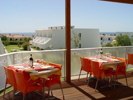 Se sirven desayunos, almuerzos, cenas y cocina portuguesa